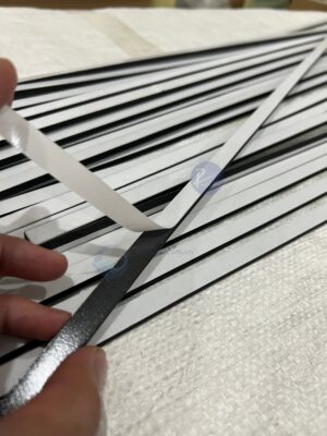 Băng dính xốp vách kính chống nước
