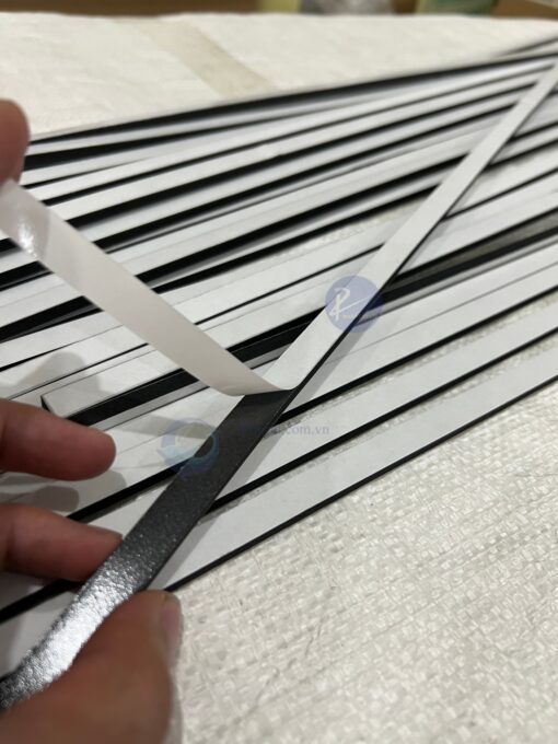 Băng dính xốp vách kính chống nước