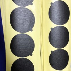 Băng dính giấy làm tem che logo cho xưởng giày, phù hợp che viền đế và các chi tiết không được phun sơn.