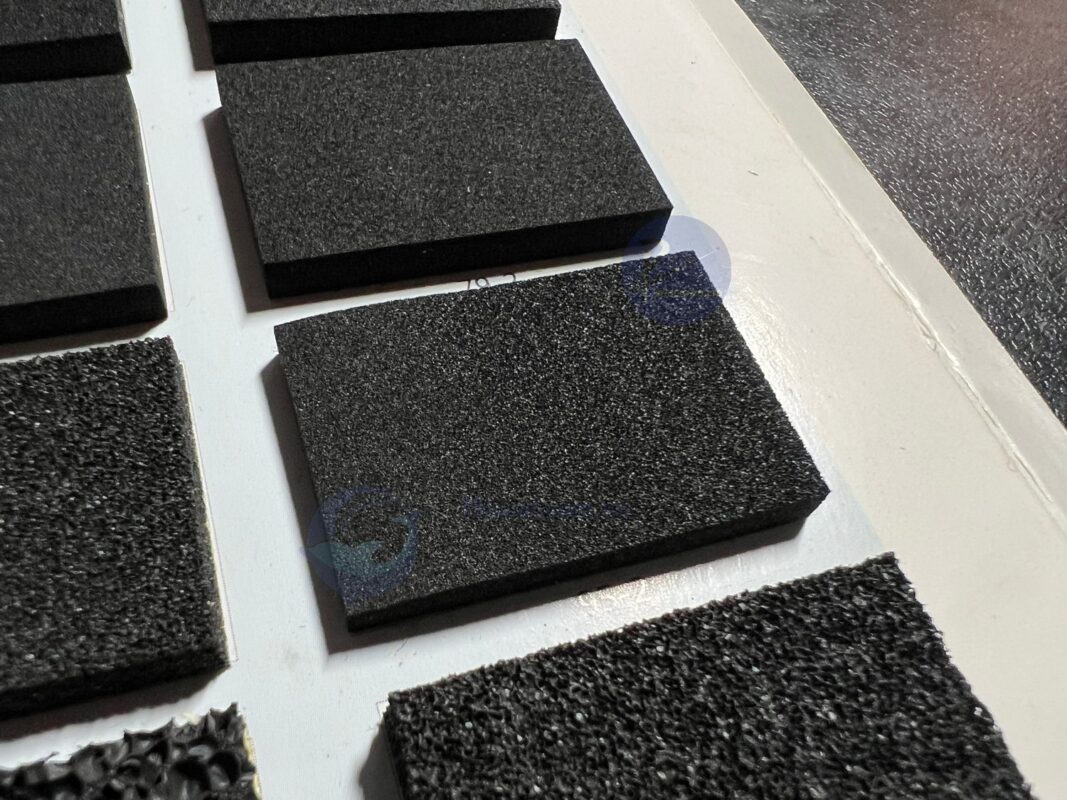 Miếng EPDM foam cách điện và chống sốc cho bo mạch điện tử.