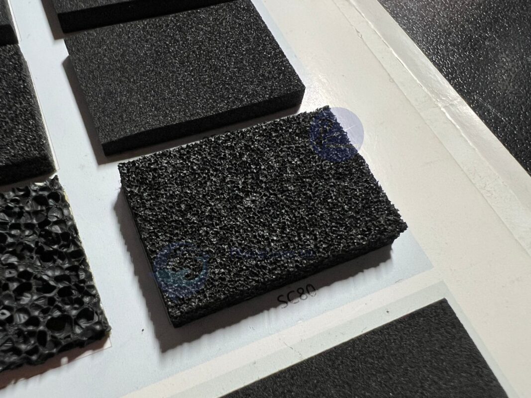 Miếng EPDM foam giảm rung và triệt ồn cho nội thất xe hơi.