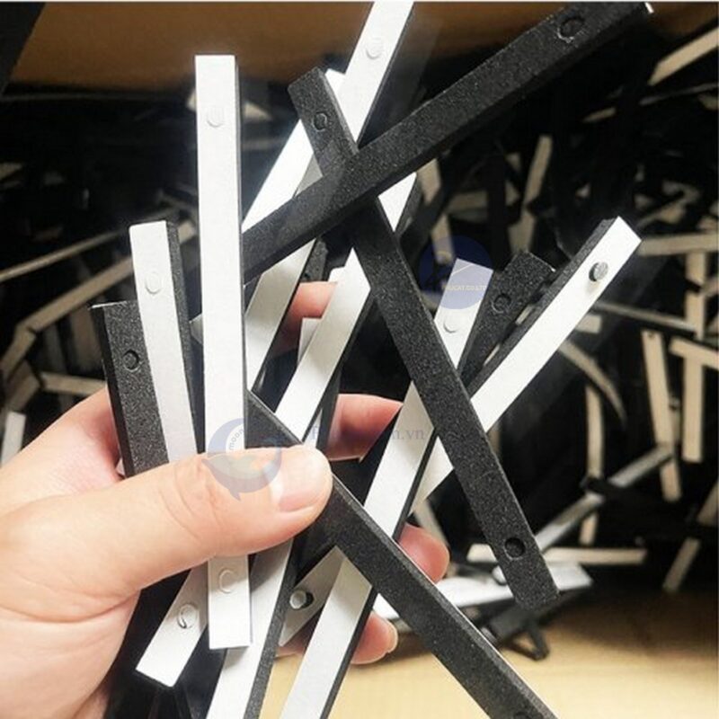 Tấm xốp EPDM đen tế bào kín dùng cho cách âm và chống rung ngoài trời.