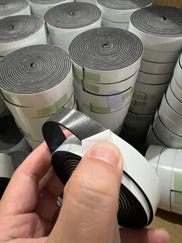 băng dính xốp 1 mặt không lõi to