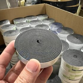 băng dính xốp không lõi giấy