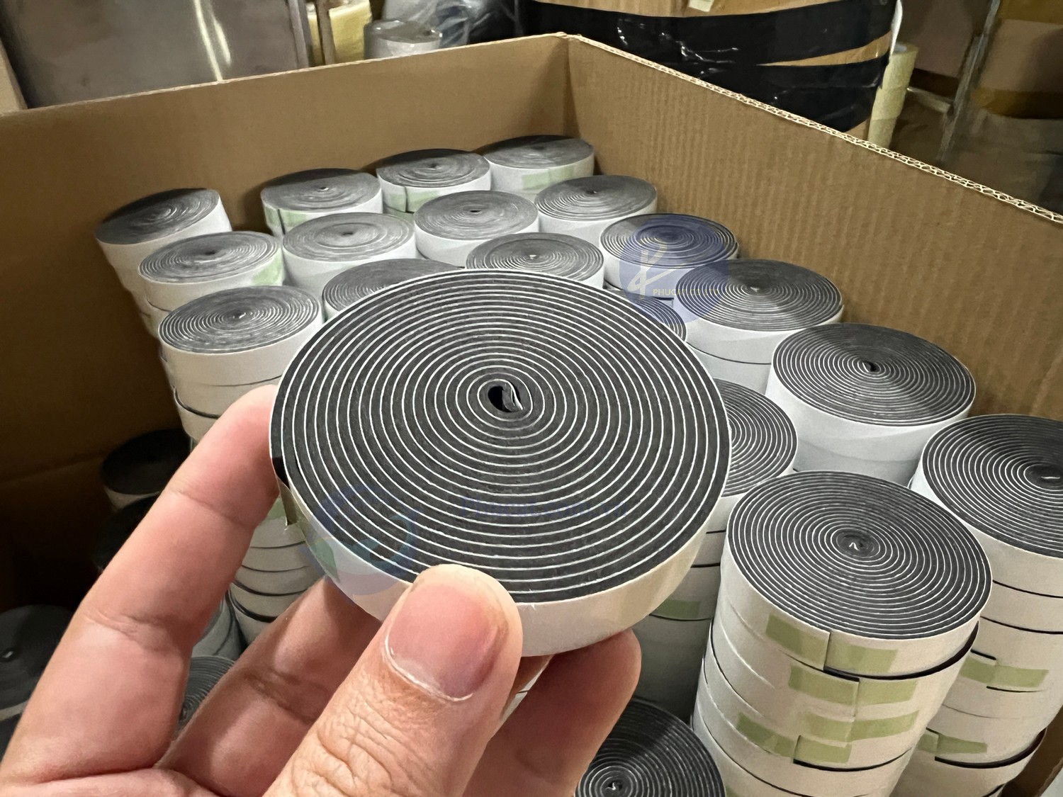 băng dính xốp không lõi giấy băng dính xốp không lõi giấy